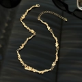 Collier ras du cou doré avec texture de lave liquide irrégulière et fermoir mousqueton réglable - Style Or Texture Lave Fondue (06316)