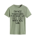 Detail van de katoenmix stof en zwarte sloganopdruk op het groene T-shirt oppervlak - S / Olijfgroen (Zwart Lettertype)
