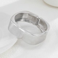 Bracciale rigido geometrico argento con finitura a specchio e chiusura a cerniera - Argento