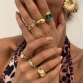 Retro gold jewelry set featuring emerald rings and flower earrings in vintage style - 5889 Style (5889) / Light gold