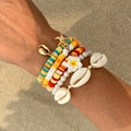 Boho-Armband-Set mit bunten Heishi-Perlen, Seestern-Anhängern und echten Muscheln - Muschel Seestern Urlaubsstil