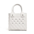 Weiße EVA-Mini-Tasche mit Rautenmuster-Perforation und silbernen Nieten-Details - Weiß