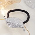 Elastico per capelli con ciondolo a foglia d'argento e corda di cotone nero resistente - Stile Foglia d'Argento (0060)