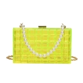Pochette boîte en acrylique jaune fluo avec poignée en perles et chaîne dorée - Jaune
