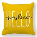 Federa quadrata in lino giallo con stampa HELLO sunshine e dettaglio a cuore - Stile Lettera Yellow Hello Sunshine