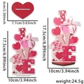 Décoration de table Saint-Valentin en bois avec gnome et dimensions 17,5x10cm sur fond blanc - LOVE Ballon Nœud / Style Lettre Gnome