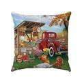 Detail eines weichen quadratischen Kissenbezugs mit herbstlichem Farm-Truck und Kürbis-Druck - 45x45