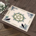 Boheems linnen placemat met groen pentagram, zwarte raaf en maanfasen patronen - Pentagram Raaf Mysterie Stijl (Stijl 24)