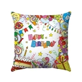 Nahaufnahme eines Leinenkissenbezugs mit Happy Birthday-Text und bunten Geschenkmotiven - Alles Gute Zum Geburtstag Stil