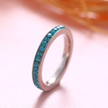Elegante anello eternity in argento con pietre preziose blu lago micro-pavimentate - US 6 / Pietra Natale di Marzo
