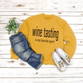 Κίτρινο φούτερ Wine Tasting συνδυασμένο με τζιν παντελόνι και λευκά αθλητικά - S / Κίτρινο (Μαύρη Γραμματοσειρά)