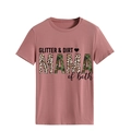 Detail of GLITTER & DIRT MAMA print on pink short sleeve t-shirt with leopard pattern - S / Rose Gold