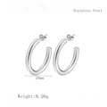 Pendientes de aro en C de acero inoxidable plateado pulido 20mm para mujer - Estilo Plateado