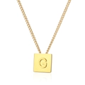 Goldene Edelstahl Halskette mit quadratischem Anhänger und geprägtem Buchstaben G Design - Gold Buchstabe G