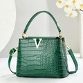 Sac à main vert foncé motif crocodile avec boucle en V dorée et bandoulière amovible - Vert