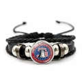 Zwarte meerlaagse lederen armband met metalen bedel voor 250 jaar Verenigde Staten - Stars and Stripes Vrijheidsklok Stijl (JY9673-5)