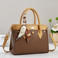 Borsa retrò in pelle a grana di litchi bicolore con foulard elegante e tracolla reg - Marrone