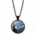 Detail van ronde hanger met Van Gogh Sterrennacht schilderij onder glazen cabochon - Zwart