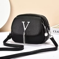 Fashionable black lychee grain crossbody square bag with silver V-logo and tassel detail - Silver Metal V Buckle Tassel Style (6022)