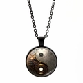 Detail van steampunk yin yang hanger met mechanische koperen tandwielen en onderdelen - Zwart