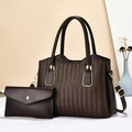 Ensemble sac cabas marron foncé à rayures avec pochette et texture tissée - Café