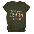 Détail du t-shirt vert foncé avec motif léopard Y'all gonna learn today imprimé - Vert Armée (Texte Blanc)