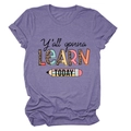 Détail du t-shirt violet chiné avec impression graphique Y'all gonna LEARN TODAY - Violet (Texte Noir)