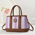 Elegante borsa a righe viola con finiture in pelle marrone e fibbia circolare dorata - Viola