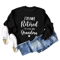 Sweatshirt noir avec inscription I'm Not Retired et jean bleu en vue à plat - S / Noir