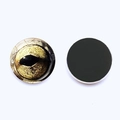 Detailweergave van de glazen koelkastmagneet met dierenoog en 3D-drakenpupil achterkant - Gouden Schubbentextuur Drakenoog (JY001964-9)