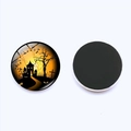 Detail van voor- en achterkant van 25mm Halloween glazen koelkastmagneten met kasteel - Silhouet Kasteel Oranje Zonsondergang (JY002047-1)