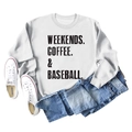 Platliggende weergave van wit sweatshirt met Weekends Coffee Baseball tekst en blauwe jeans - S / Wit