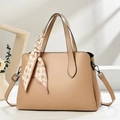 Sac à main beige élégant avec foulard pied-de-poule et bandoulière amovible en décor chic - Kaki