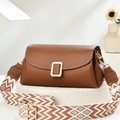 Sac bandoulière en cuir litchi marron avec boucle dorée et bandoulière à motifs - Jaune Terre