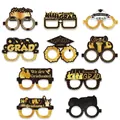 Set di 10 occhiali in carta nero e oro per foto di laurea con dettagli glitterati - Stile B