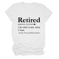 Détail de l'imprimé graphique définition Retired sur un T-shirt blanc en coton - Blanc (Police Noire)