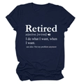 Détail du t-shirt bleu marine avec impression texte Retired style dictionnaire blanc - Bleu Marine (Police Blanche)