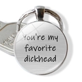 Dettaglio portachiavi rotondo in metallo spazzolato con incisione divertente per coppie - You're my favorite dickhead (JY002320-2)