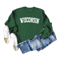 Dunkelgrünes Wisconsin-Sweatshirt kombiniert mit Jeans und weißen Turnschuhen - S / Dunkelgrün (Weiße Schrift)