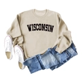 Flachbild eines Haferflocken Wisconsin Sweatshirts mit Jeans und Turnschuhen - S / Sandfarben (Schwarze Schrift)