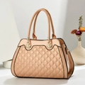 Elegante gewatteerde beige lakslederen handtas met goudkleurige schelpdetails - Khaki
