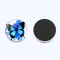 Detailansicht der Vorder- und Rückseite eines 30mm Glasmagneten mit blauem Schmetterlingsmotiv - Blau-Schwarz Schmetterling Stil (JY003528-2)