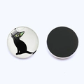 Voor- en achterkant van een 30mm ronde glazen koelkastmagneet met zwarte kat kunst - Minimalistische Zittende Zwarte Kat (JY003538-5)