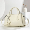 Sac à main blanc cassé en cuir grainé avec breloque étoile et bandoulière réglable - Blanc Cassé