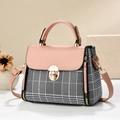 Bolso clásico de cuadros para mujer con patchwork de cuero rosa y cierre giratorio de metal - Rosa