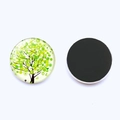 Gros plan d'un aimant de réfrigérateur rond en verre de 30mm avec motif d'arbre vert - Style Illustration d'Arbre Vert Simple (JY003536-7)