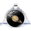 Collana d'argento con ciondolo Saturno in vetro e catena a maglie sottili minimalista - Stile Motivo Saturno Nero Giallo (JY003665-11)