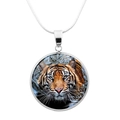 Dettaglio della collana a catena serpente d'argento con pendente testa di tigre - Ritratto di Tigre ad Alta Definizione (JY003755-11)