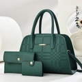 Dreiteiliges dunkelgrünes Handtaschen-Set mit kariertem Muster und passenden Geldbörsen - Grün