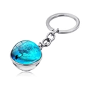 Gros plan du dôme en verre montrant la lune bleue, un arbre et un chat noir artistique - Chat Silencieux au Clair de Lune Bleu (JY004137-3)